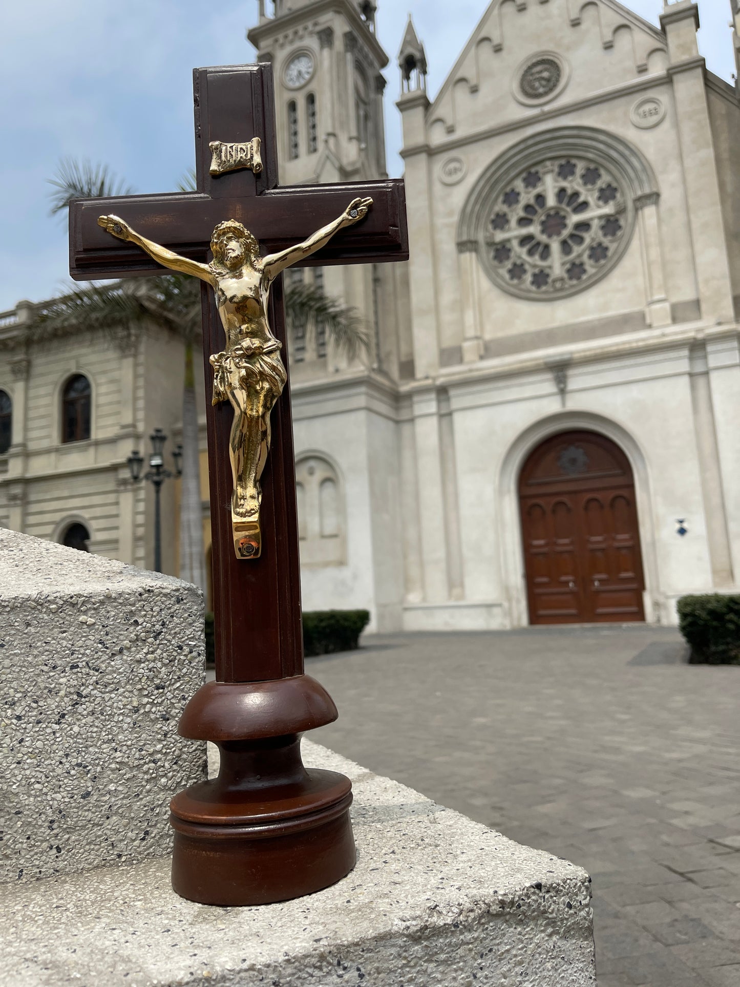 Bronze crucifix with wood 50 cm