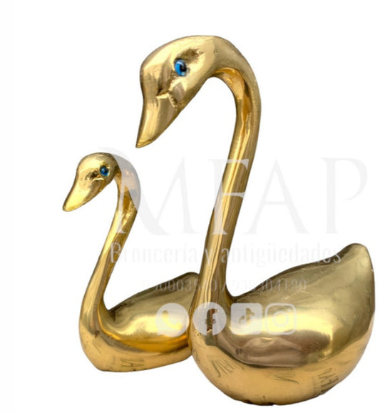 Danza del lago - cisnes de bronce 12 cm